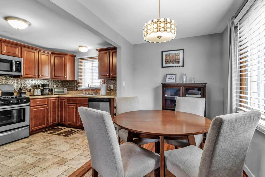 Gorgeous 2 Queen Bedroom Apartment In North Buffalo With 70 Inch Tv Exterior foto